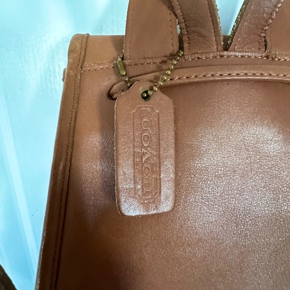 Coach vintage smooth leather turnlock, drawstring, small backpack, saddle color - Picture 5 of 11